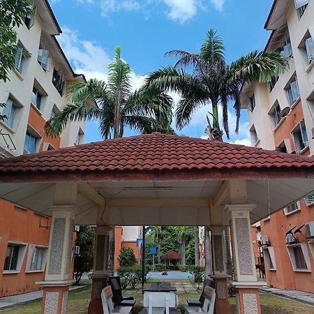 M.Fr Homestay Pangsapuri Putra Damai ปุตราจายา ภายนอก รูปภาพ