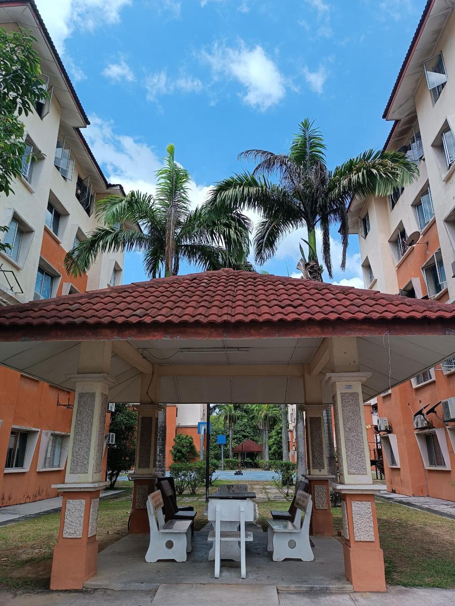 M.Fr Homestay Pangsapuri Putra Damai ปุตราจายา ภายนอก รูปภาพ
